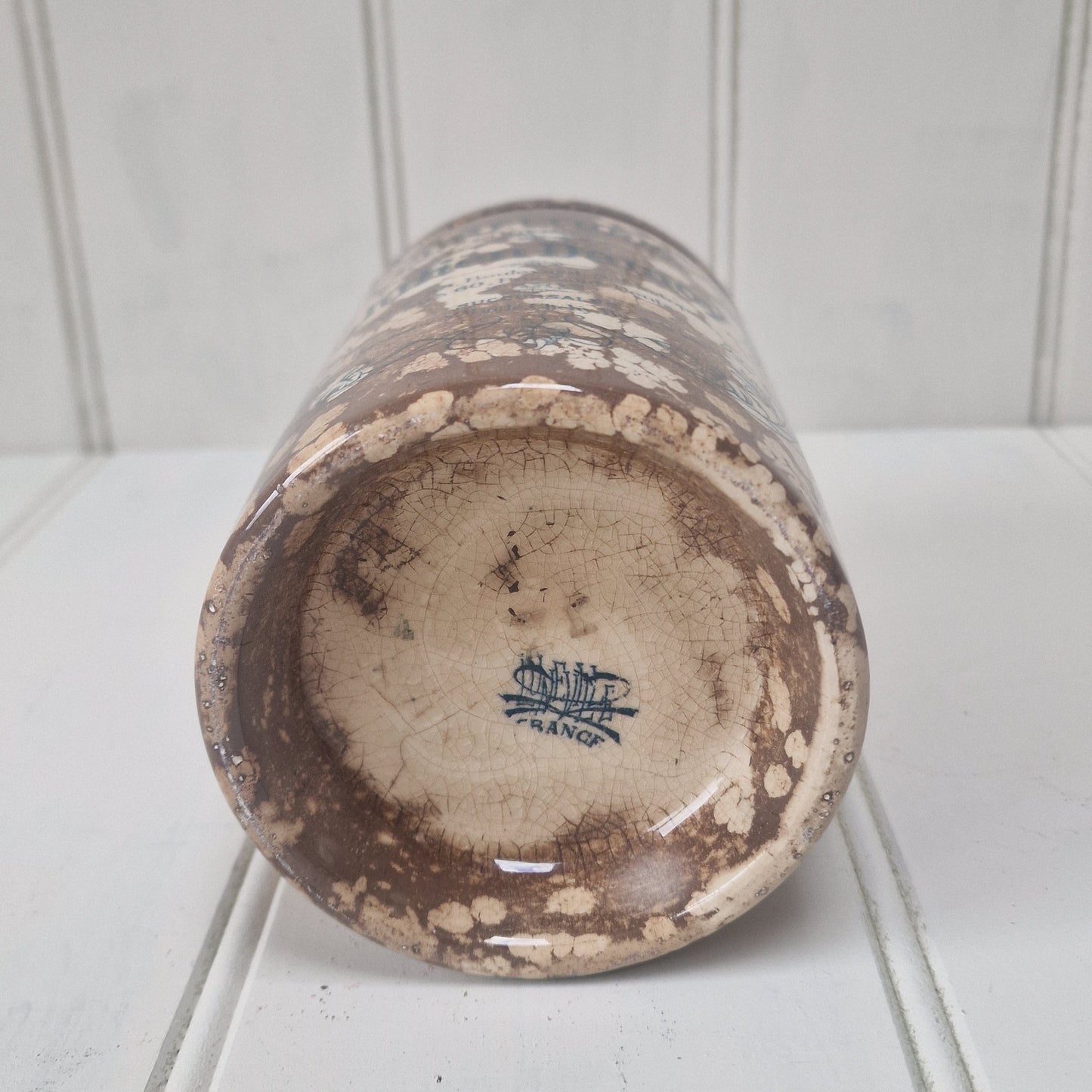 Base of Julien Damoy ceramic jam jar from 1900s