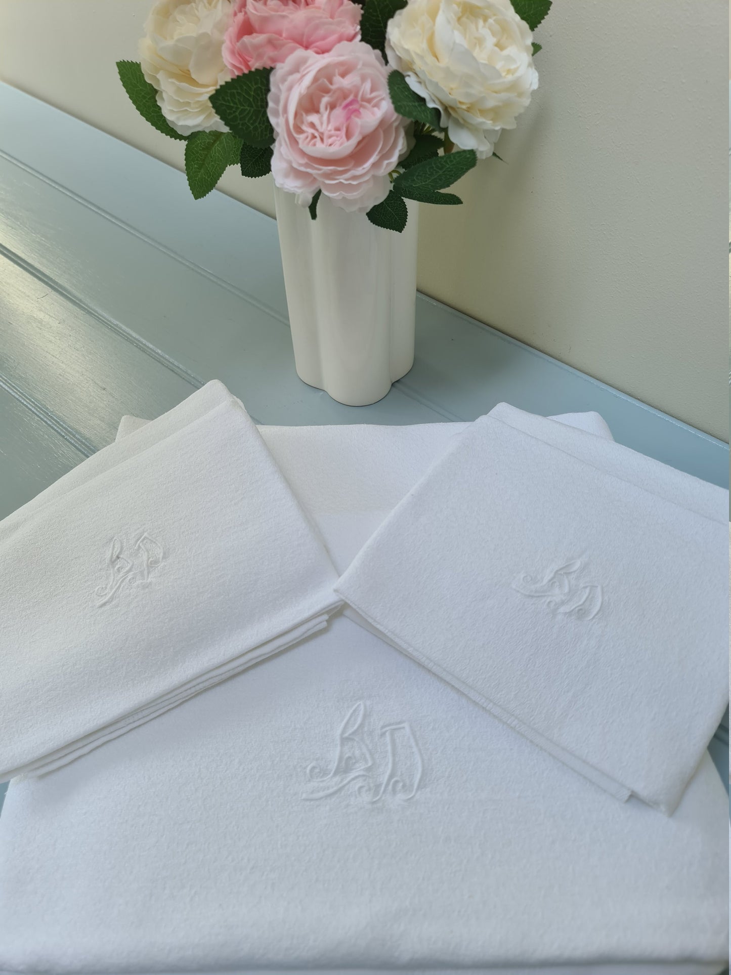 Set 12 BD BJJ French vintage monogram napkins & tablecloth Immaculate