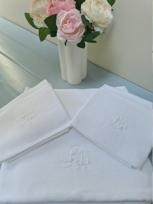 Set 12 BD BJJ French vintage monogram napkins & tablecloth Immaculate