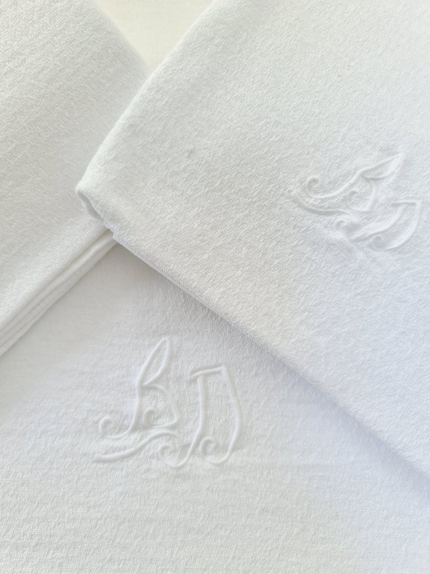 Set 12 BD BJJ French vintage monogram napkins & tablecloth Immaculate