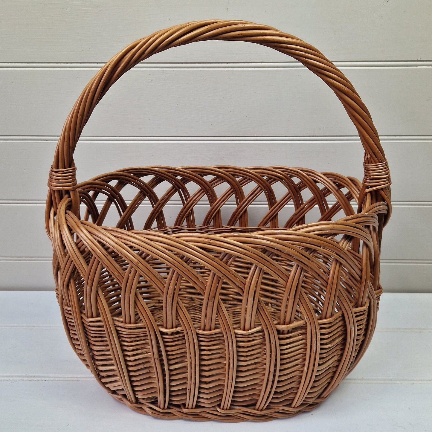 Vintage shopping basket French handmade market basket with intricate pattern Traditional wicker shopper Carry fruit/vegetables/eggs/flowers